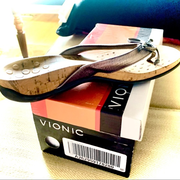 VIONIC “Cassie” Pewter Snake Silver Color Sandals with Bow, Barely Worn, Size 6 - Picture 5 of 14